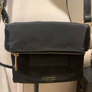 Black shoulder bag